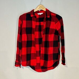 Old Navy Classic Shirt Medium Woman’s Black Red Buffalo Check Plaid Button Up